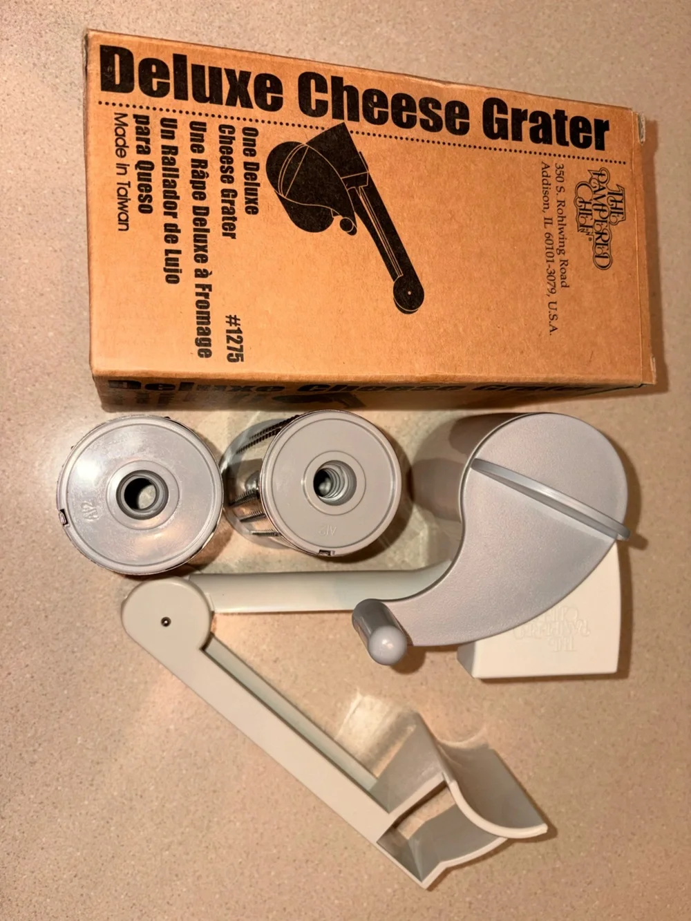 Pampered Chef Deluxe Cheese Grater in White and Silver New Never Used